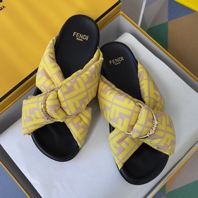 Топовая версия： пара сандалий Fendi 