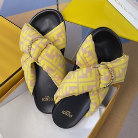 Топовая версия： пара сандалий Fendi 