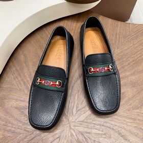 Классические лоферы GUCCI с застежкой
