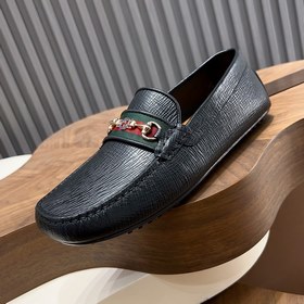 Классические лоферы GUCCI с застежкой 