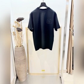 Размеры： S, M, L, XL. Модель унисекс
