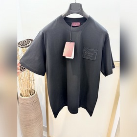 Размеры： S, M, L, XL. Модель унисекс