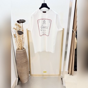 Размеры： S, M, L, XL. Модель унисекс