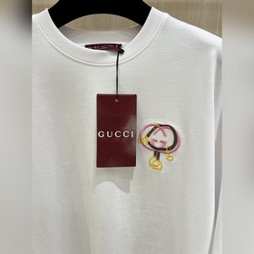Новая коллекция Gucci： футболка с коро