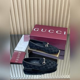 Новинка коллекции Gucci Jordaan «Ранне
