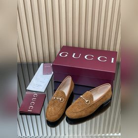 Новинка коллекции Gucci Jordaan «Ранне