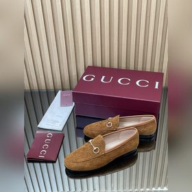 Новинка коллекции Gucci Jordaan «Ранне