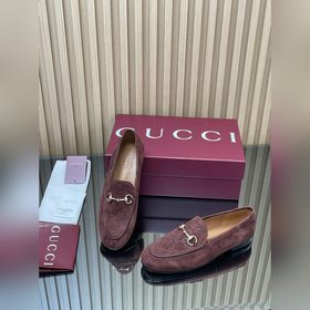 Новинка коллекции Gucci Jordaan «Ранне