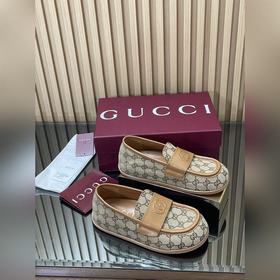 2026  Новинка： сандалии Gucci на толс