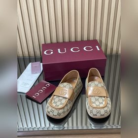 2026  Новинка： сандалии Gucci на толс