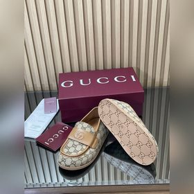 2026  Новинка： сандалии Gucci на толс