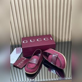 2026  Новинка： сандалии Gucci на толс