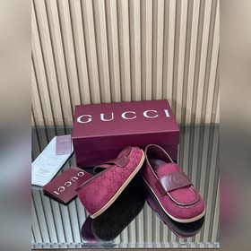 2026  Новинка： сандалии Gucci на толс