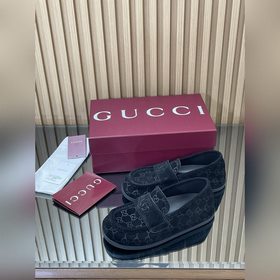 2026  Новинка： сандалии-муле Gucci на
