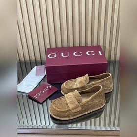 2026  Новинка： муле Gucci на толстой 