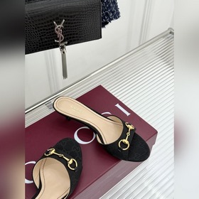Классические ботильоны Gucci с застежк