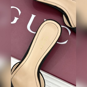 Классические ботильоны Gucci с застежк