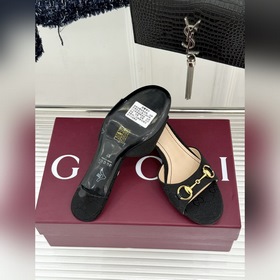 Классические ботильоны Gucci с застежк