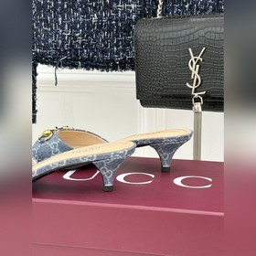 Классические ботильоны Gucci с застежк