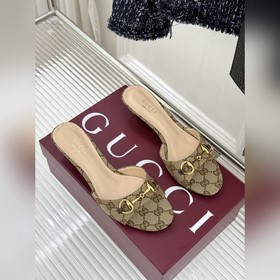 Классические ботильоны Gucci с застежк