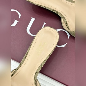 Классические ботильоны Gucci с застежк