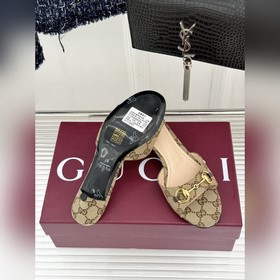 Классические ботильоны Gucci с застежк
