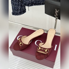 Классические ботильоны Gucci с застежк