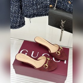 Классические ботильоны Gucci с застежк