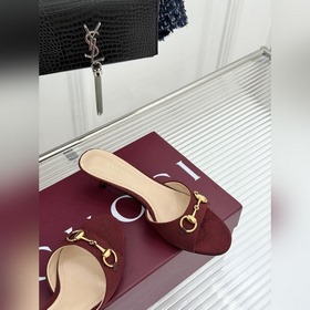 Классические ботильоны Gucci с застежк