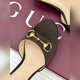 Классические ботильоны Gucci с застежк