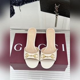Классические ботильоны Gucci с застежк