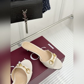 Классические ботильоны Gucci с застежк