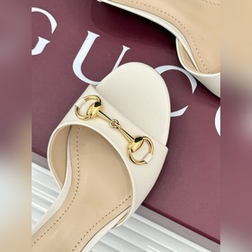 Классические ботильоны Gucci с застежк