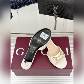 Классические ботильоны Gucci с застежк