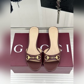 Классические ботильоны Gucci с застежк