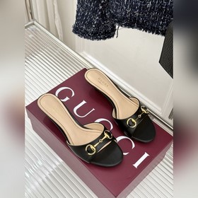 Классические ботильоны Gucci с застежк