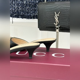 Классические ботильоны Gucci с застежк