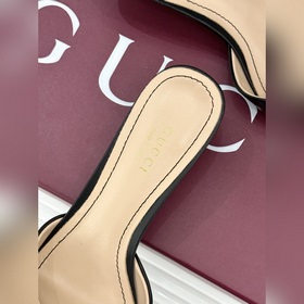 Классические ботильоны Gucci с застежк