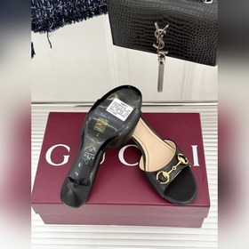 Классические ботильоны Gucci с застежк
