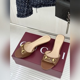 Классические ботильоны Gucci с застежк
