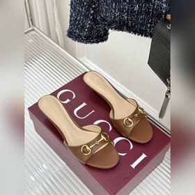 Классические ботильоны Gucci с застежк