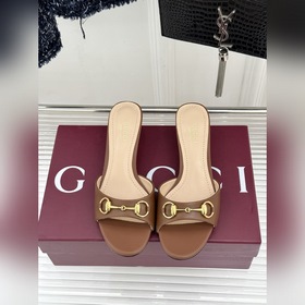Классические ботильоны Gucci с застежк