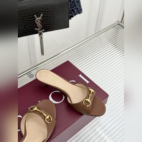 Классические ботильоны Gucci с застежк