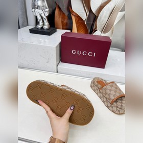 Кто бы это понял! Эти сандалии GUCCI н