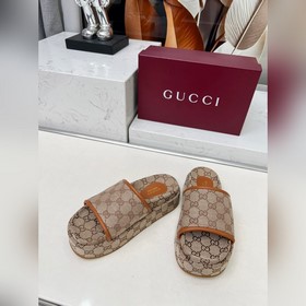Кто бы это понял! Эти сандалии GUCCI н