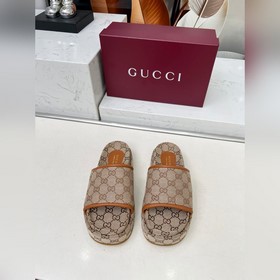 Кто бы это понял! Эти сандалии GUCCI н