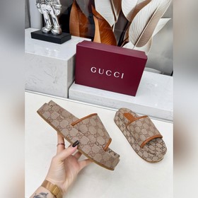 Кто бы это понял! Эти сандалии GUCCI н