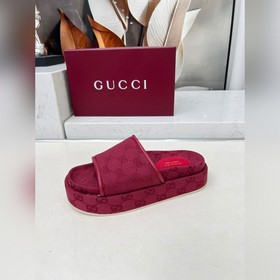 Кто бы мог подумать! Эти сандалии GUCC