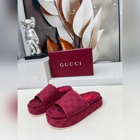 Кто бы мог подумать! Эти сандалии GUCC