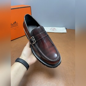 Кожаные туфли Hermes. Незаменимый элем